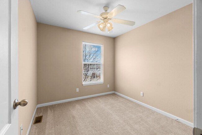 Building Photo - 2862 Larkspur Ct
