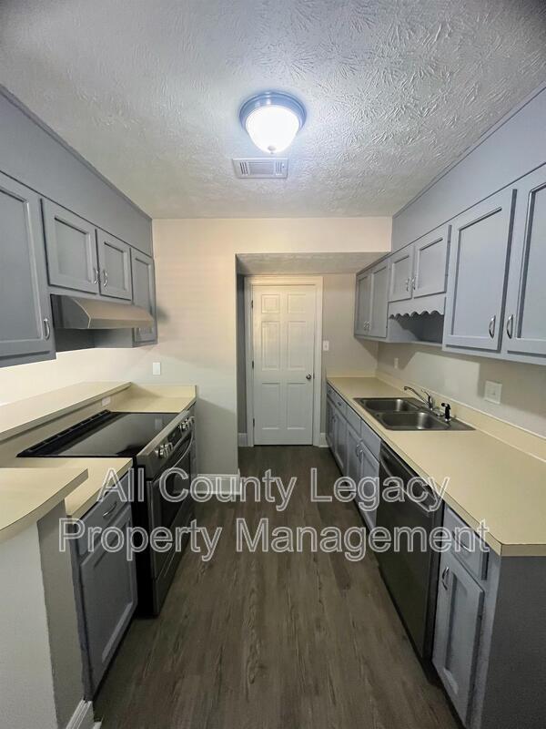 Building Photo - 6123 Queen Anne Ct