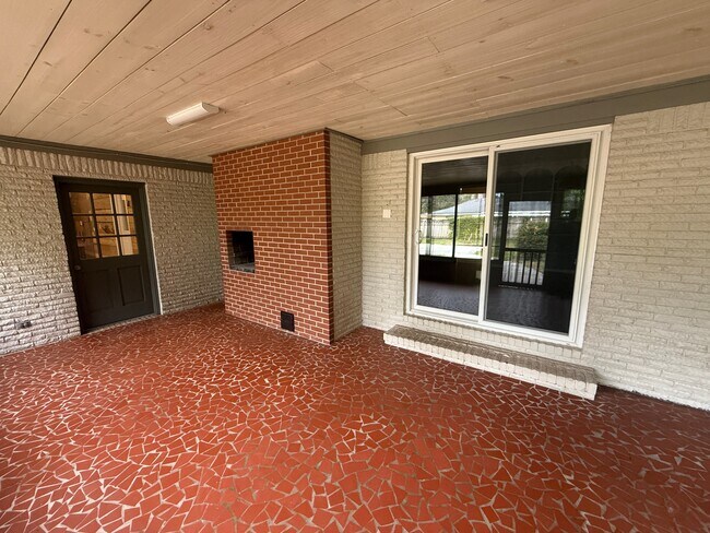 Building Photo - 2374 Stafford Dr