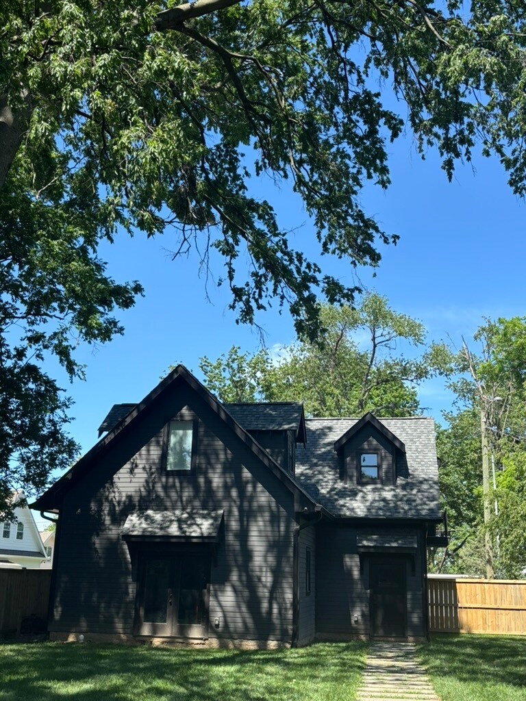 Building Photo - 1908 Elliott Ave