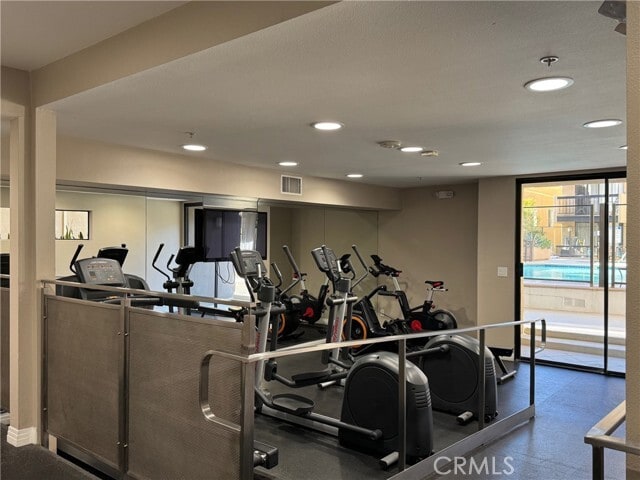 Building Photo - 7320 Hawthorn Ave