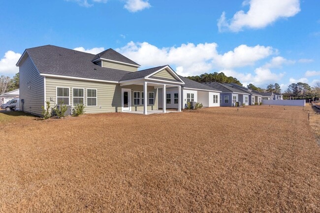 Building Photo - Perfect family home in Ocean Isle Beach