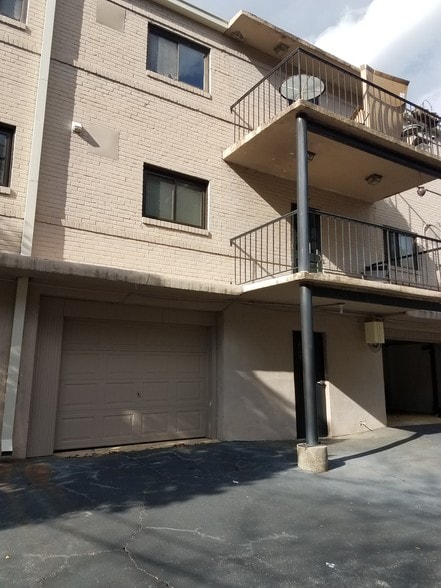 Building Photo - 104 Ardmore Pl NW