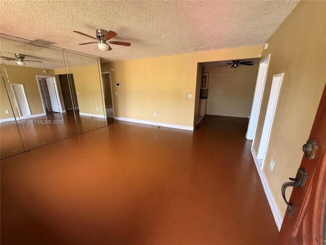 Building Photo - 17950 NW 6th Ct