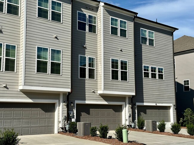 Building Photo - Gorgeous 4 Bedroom | 3.5 Bath Cary Townhom...