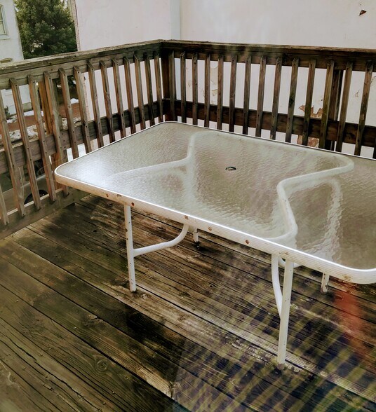 Building Photo - 653 Chain St