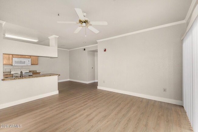 Building Photo - 5401 E Van Buren St