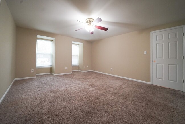 Building Photo - Recently Remodelded 2 story 4 bed, 2 1/2 bath 2 car garage fenced yard