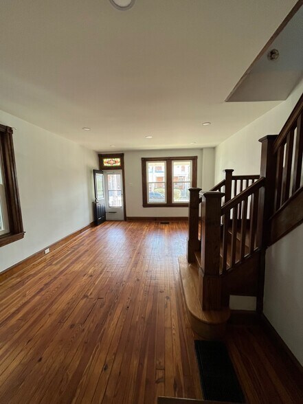 Building Photo - 338 Rector St