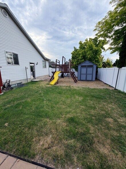 Building Photo - 518 N 350 E