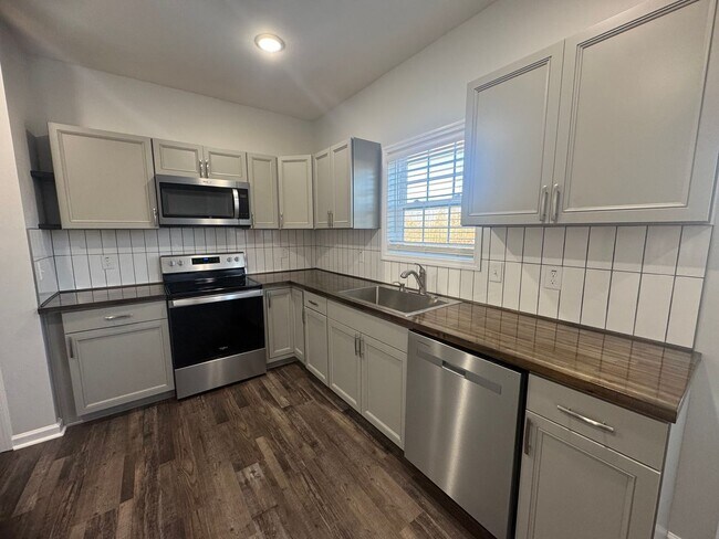 Building Photo - Welcome Home!!!