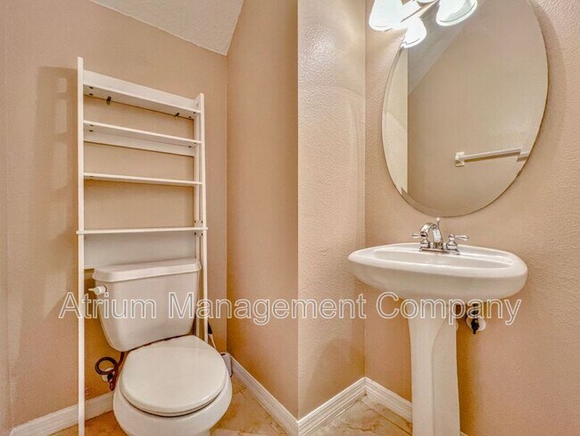 Building Photo - 590 Pinebranch Cir