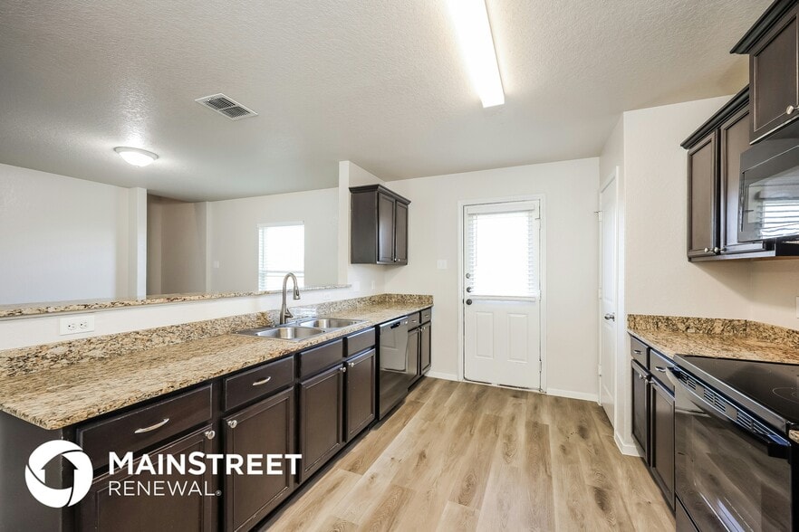 Building Photo - 6726 Sabinal