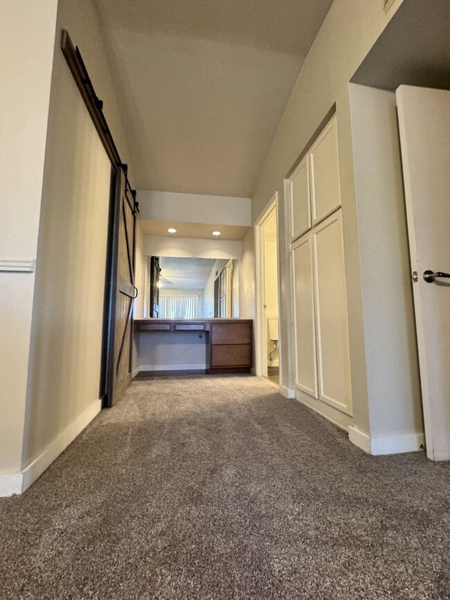 Building Photo - **MOVE IN SPECIAL***HALF OFF FIRST MONTHS RENT. UPSTAIRS 2 BEDROOM CONDO OVERLOOKING GREENBELT