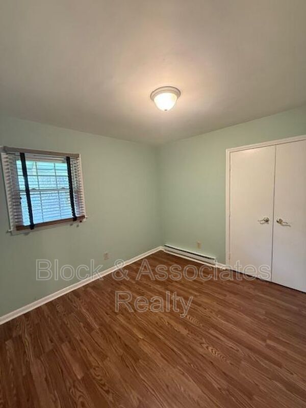 Building Photo - 1802 Waldo St