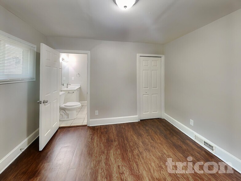 Building Photo - 1141 Dooley Dr