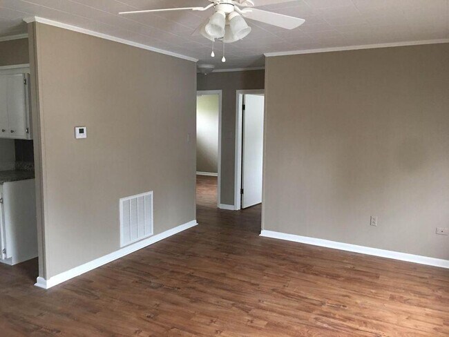 Building Photo - 1128 Grand Caillou Rd