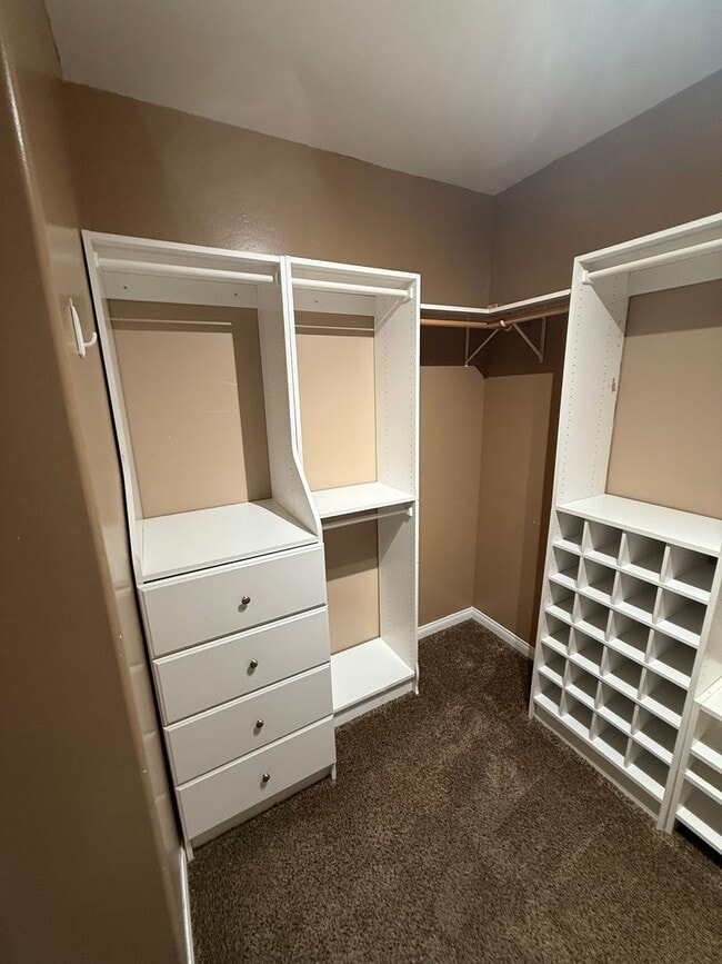 Building Photo - Spacious 4-Bedroom Home in Terra Vista