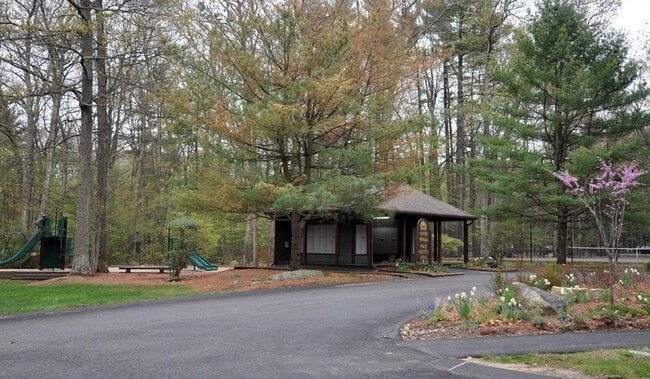 Building Photo - 546 Great Elm Way