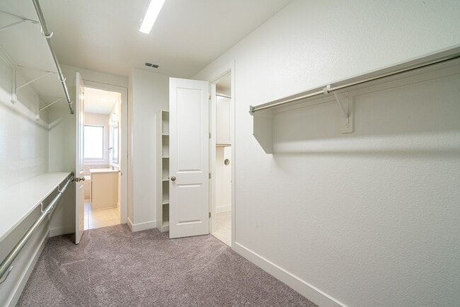 Building Photo - 4706 Llano Lp