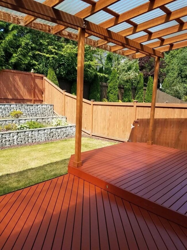 Building Photo - Coming for late month, move in in October!...