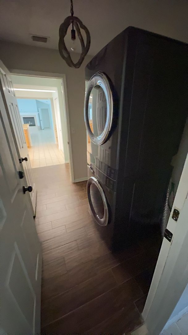 Building Photo - For Rent: A dazzling 5-bedroom, 3-bathroom...