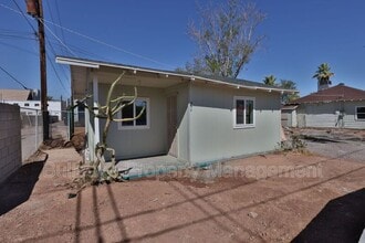 Building Photo - 830 N 10th St