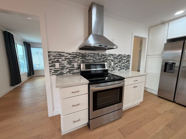 Building Photo - Spacious 4 Bedroom/2Bathroom Home in South San Francisco!