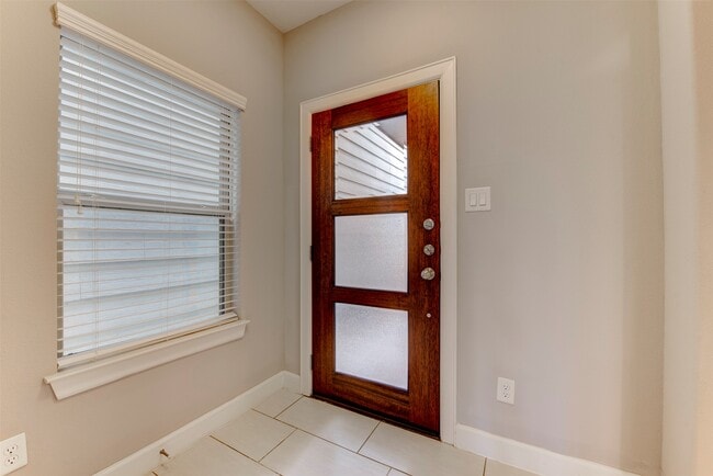 Building Photo - 1811 Wichita St