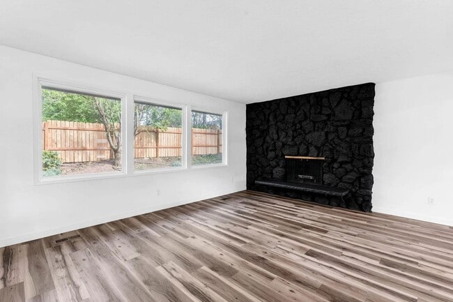 Building Photo - 6305 S Pittsburg St