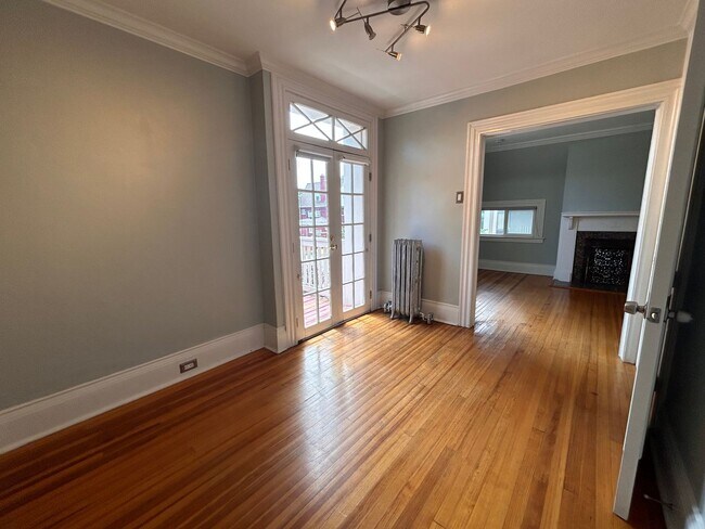 Building Photo - $0 DEPOSIT OPTION. CHARMING VICTORIAN TOWNHOUSE IN UPTOWN/CITY PARK WEST