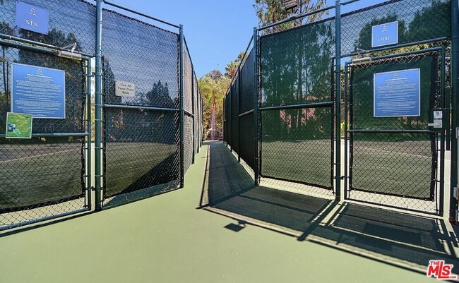 Building Photo - 5545 Canoga Ave