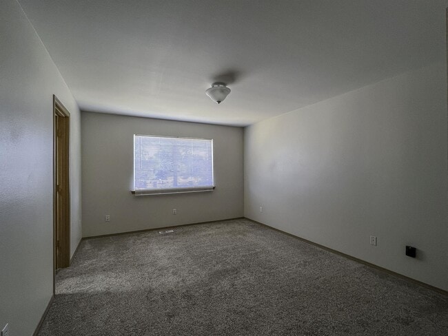 Building Photo - 6721 135th St E
