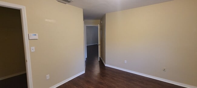 Building Photo - 3 bedroom/2 bath in Palm Grove