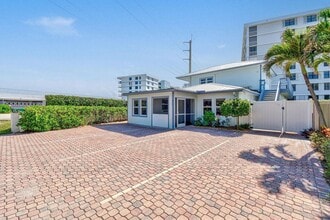 Building Photo - 941 Ocean Dr