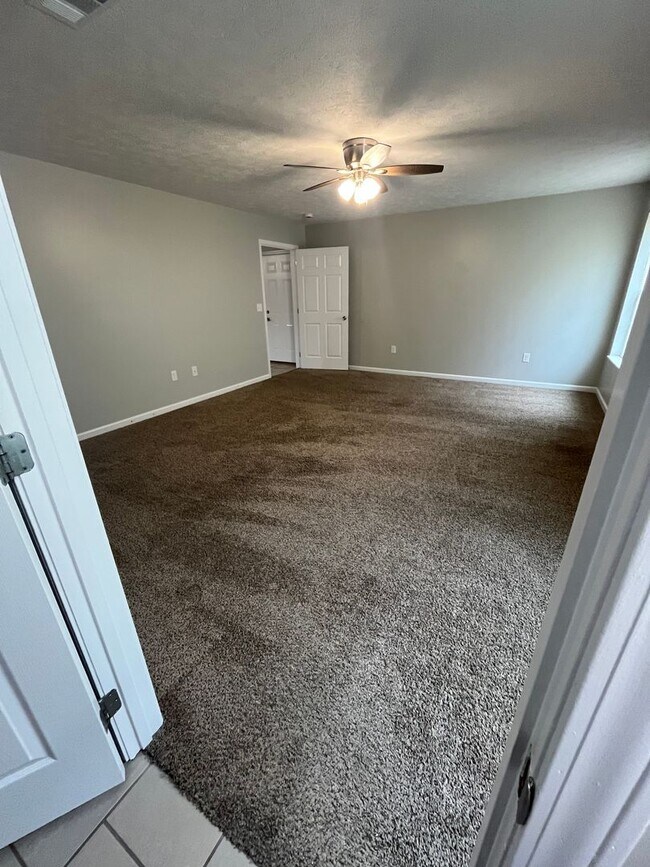 Building Photo - 1430 Avery Ln