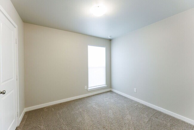 Building Photo - Beautiful 3 Bedroom 2 Bath Home in Frenship ISD!