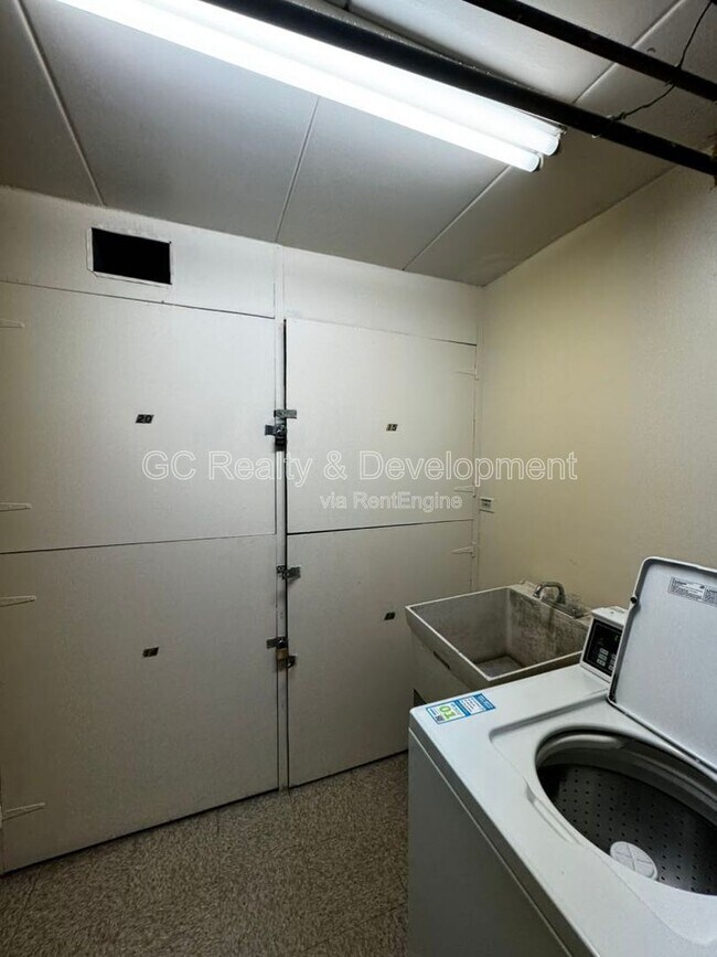 Building Photo - 12026 S Kildare Ave