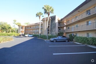 Building Photo - 5667 Rattlesnake Hammock Rd
