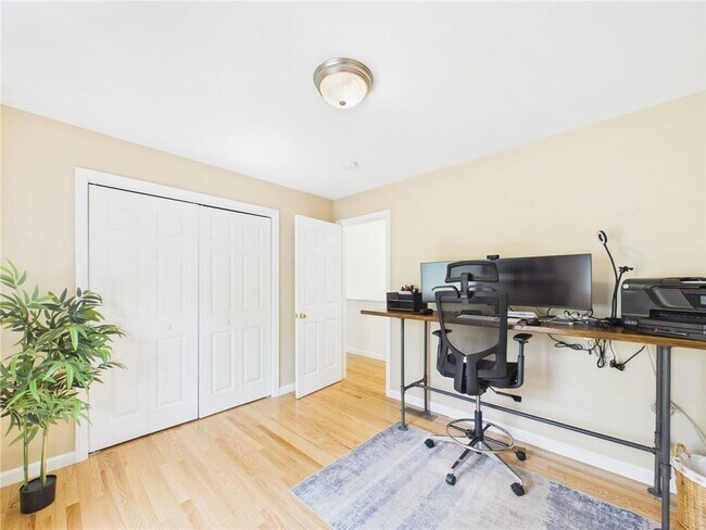 Building Photo - 23 Beechwood Hollow
