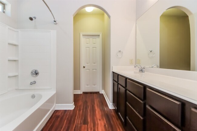 Building Photo - 2046 Lost Pine Ct