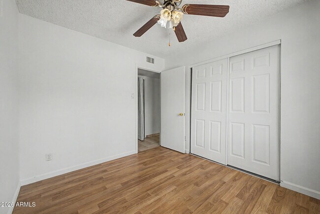 Building Photo - 5232 W Mauna Loa Ln