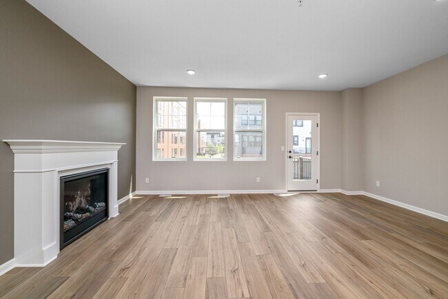 Building Photo - 848 Woodlawn Ave