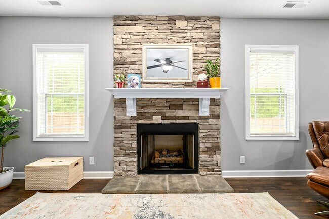 Building Photo - 1607 Ellie Piper Cir