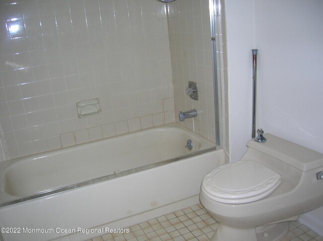 Building Photo - 15 Cardinal Ct