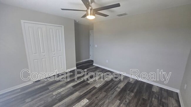 Building Photo - 9613 Sage Creek Dr