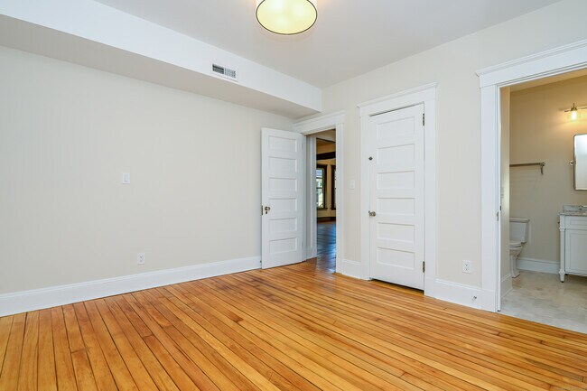 Building Photo - 27 Hubinger St