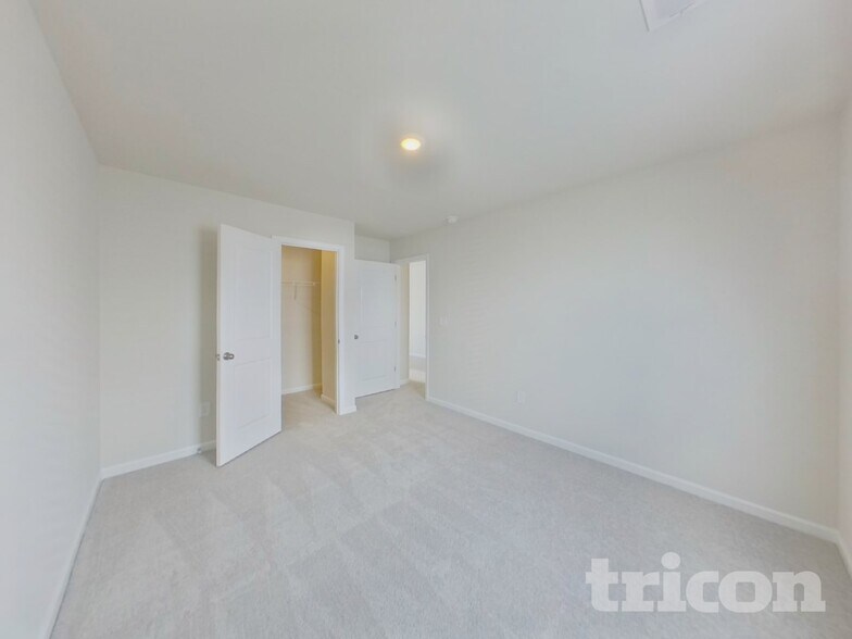 Building Photo - 4018 Rustling Grass Trl