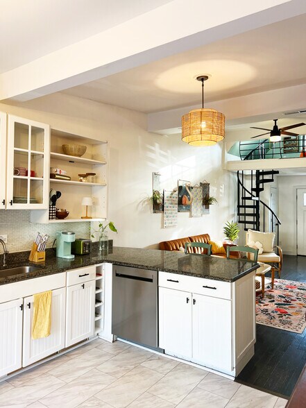 Building Photo - 2006 Maplewood Ave