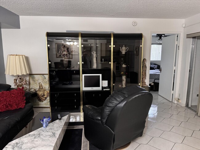 Building Photo - 14895 Builtmore Way